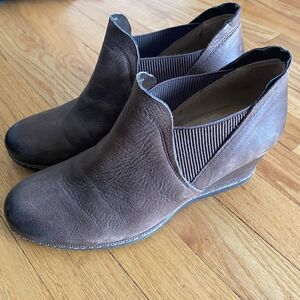 Earth brown leather wedge bootie womens 9 catamount brown